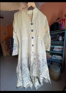 Elegant White Embroidered Kurta