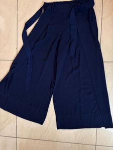 Chic Navy Wide-Leg Culottes with Belt