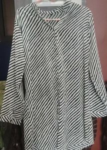 Chic Black & White Striped Tunic