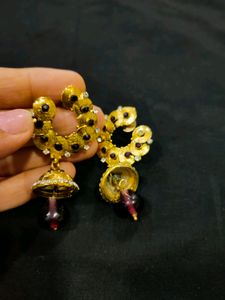 wine colour stone stylish earings