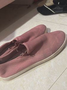 Comfy Rose Knit Slip-On Sneakers