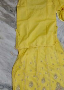 Yellow Embroidered Rajputi Poshak