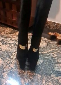 Designer Knee high Suede black boots 80% discount
