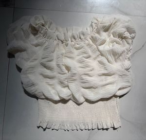 White Balloon fit crop top
