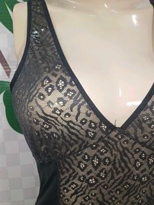 (700)Black Lace V-Neck Tank Top