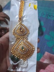 Exquisite Gold Maang Tikka