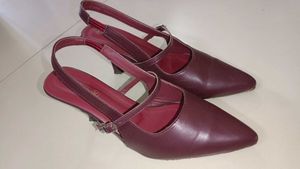 Chic Burgundy Slingback Heels