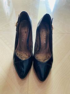 Classic navy blue Pointed Toe Heels