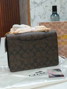 Coach Signature Coffee Brown 🤎