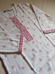 "Avaasa" Off White Kurta For Women