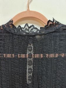 Chic Black Lace Long Sleeve Top