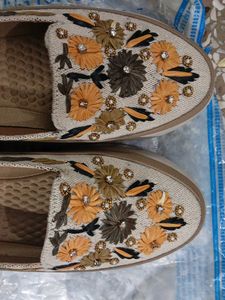 Floral embroidery Flat Loafers with doctor sole