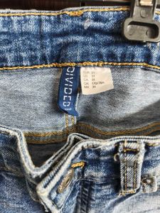 H&amp;M Stylish Ripped &amp; Splatter Jeans
