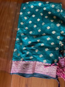 Elegant zari Green Dupatta
