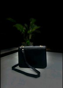 Chic Black Quilted Crossbody Bag