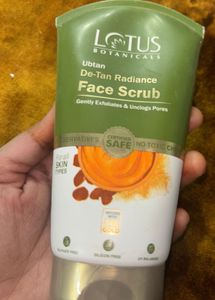 Lotus Botanicals Ubtan De-Tan Face Scrub