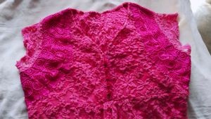 Chic Pink Lace V-Neck Cap Sleeve Dress