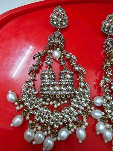 Elegant Pearl &amp; Kundan Dangle Earrings