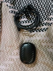 Wireless Earbuds with wired earphone