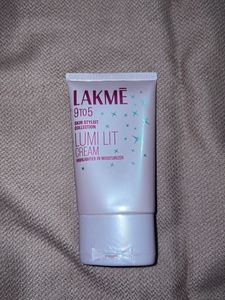 Lakme 9 to 5 Lumi Lit Cream