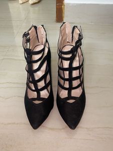 Chic Black Heels with Strappy Detail