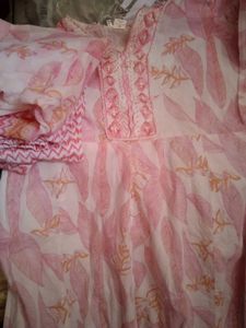 Pink Leaf Print Kurta Set with Embellishments