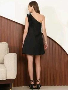 Chic One-Shoulder Black Dress