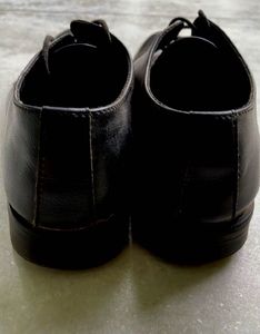 Men’s Classic Black Lace-Up Oxford Shoes