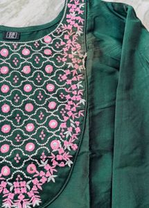 Elegant Green Embroidered Kurta