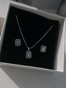 AD Pendant With Earrings