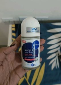 Nivea Derma Control Roll-On Deodorant