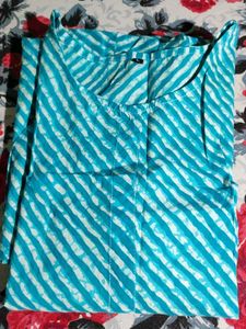2 Kurtas....