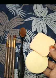 Brushes &amp; puff Combo❤️