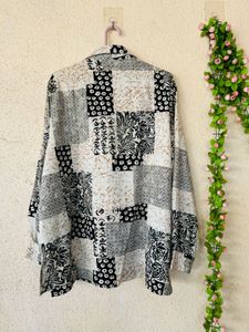 Very soft Patterned Button-Down Shirt