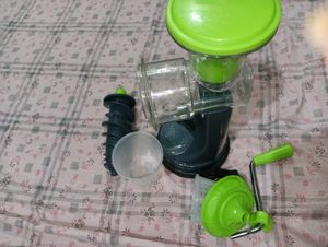 Wellstick Kitchenware Premium Nano Pulpy Fruit And Vegetable Juicer (Multicolour)