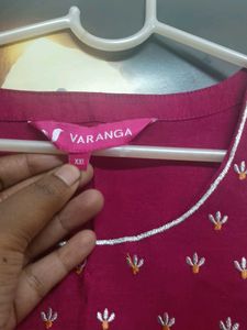 Varanga Elegant Embroidered Kurta