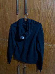 Black "New York" Cropped Hoodie