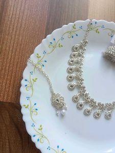 Stunning Silver-Toned Jewellery Set