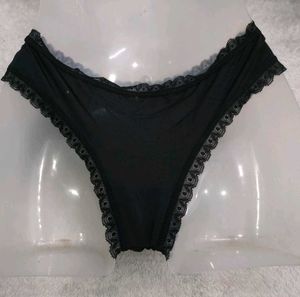 Lace Trimmed🖤 Leopard Print Thong