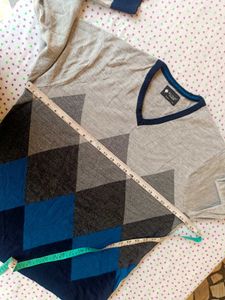 Men's Argyle V-Neck Sweater