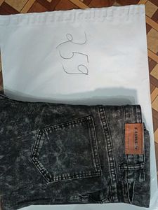 ⚡ ⚡ Flash Sale ⚡ ⚡ Distressed Denim Jeans