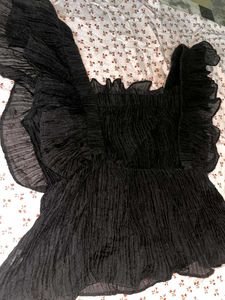 Chic Black Ruffled Top