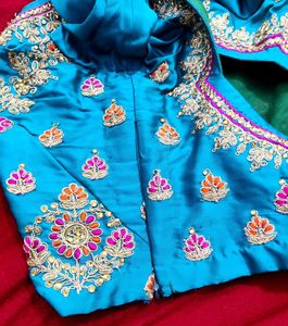 Embroidered Blouse with latkan 💫