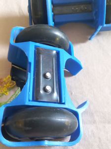 Skates Free size ,fix On Any Shoe/age,