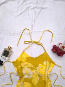 Chatpati summer backless halter top 💛