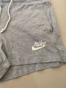 original Nike Pink T-Shirt and Grey Shorts Set