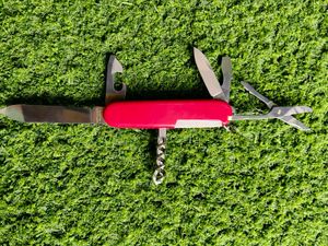 VICTORINOX CLIMBER SWISS ARMY KNIFE – RED