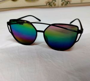 2 Pis New Fashion Sunglasses For Men And Women