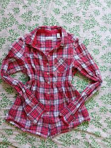 🟥🎱 Y2K Red Plaid Button-Up Shirt 🎱🟥