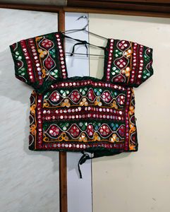 Embroidered Mirror Work Blouse 💓